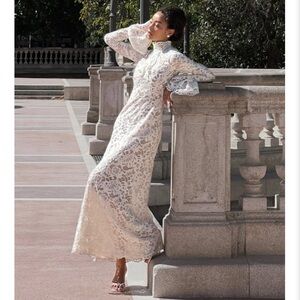 Elegant Lace Maxi Dress in Cream